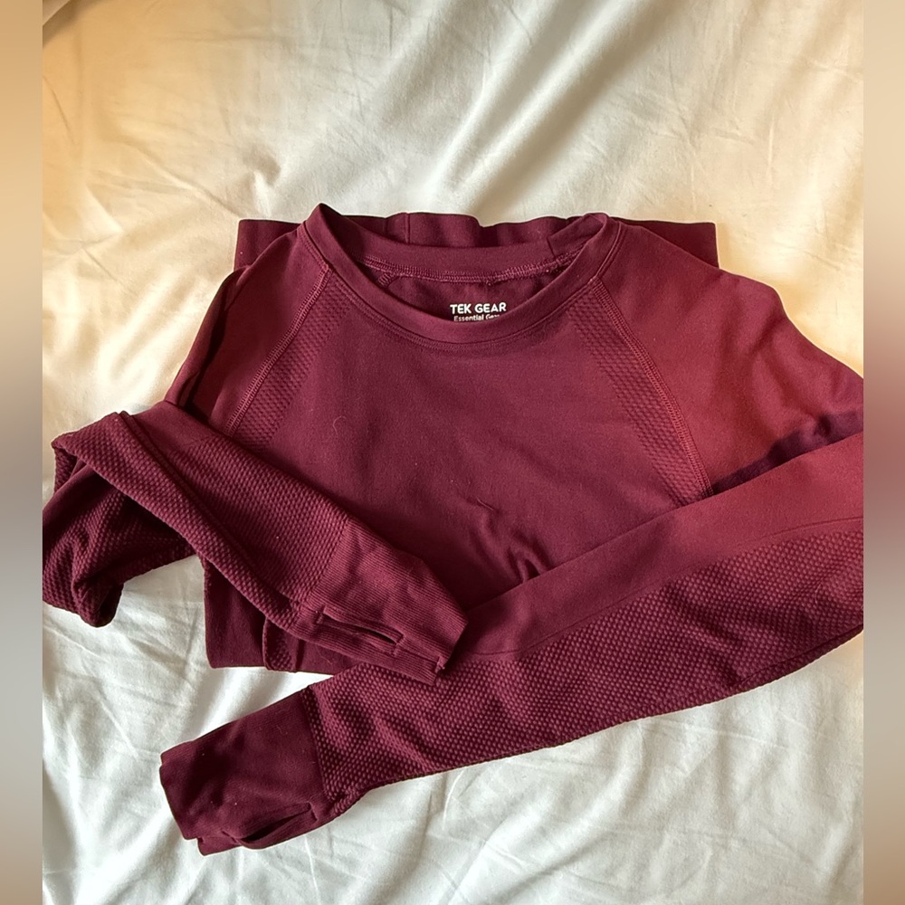 Tek Gear Women's Maroon Long Sleeve Top